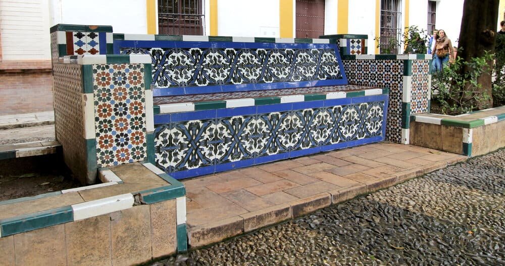 Bancos Plaza de Doña Elvira