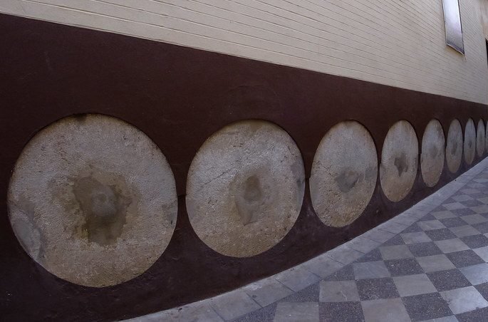 ¿Qué son las Ruedas de Molino en las calles de Santa Cruz?